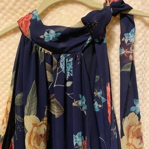 NY&CO sweet pea top. Floral XL. See details.